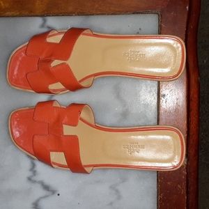 Hermes Classic Patent leather H Sandal sz 39 US 9 worn once